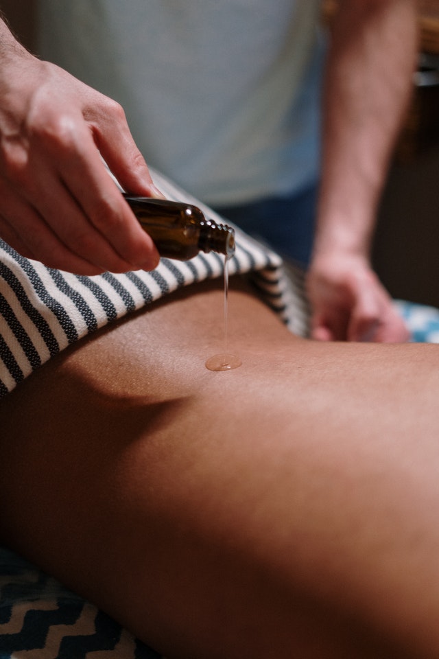 Remedii naturale – o solutie inspirata pentru tratarea acneei de pe spate